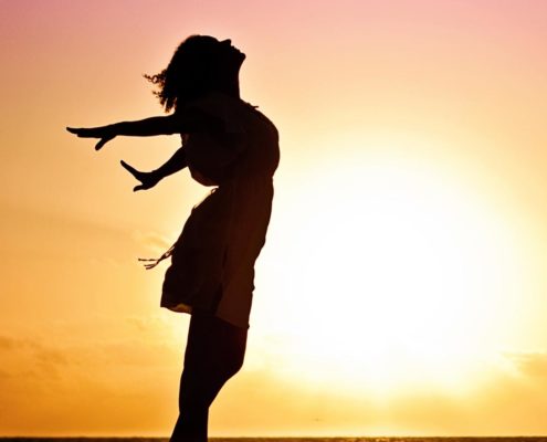 woman happiness sunrise silhouette 40192